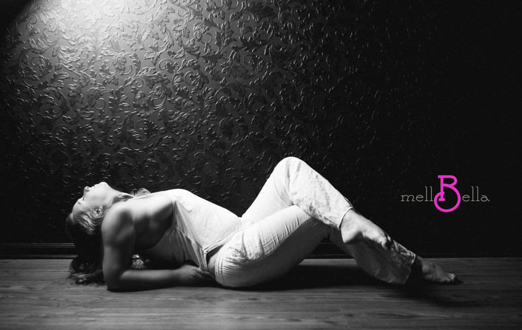 black and white stretch boudoir