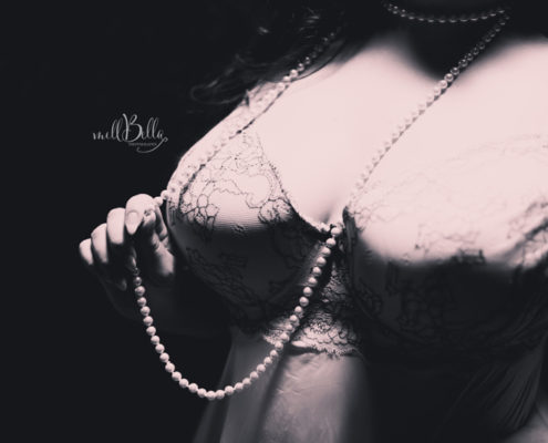 mellbella boudoir pearls in black and white